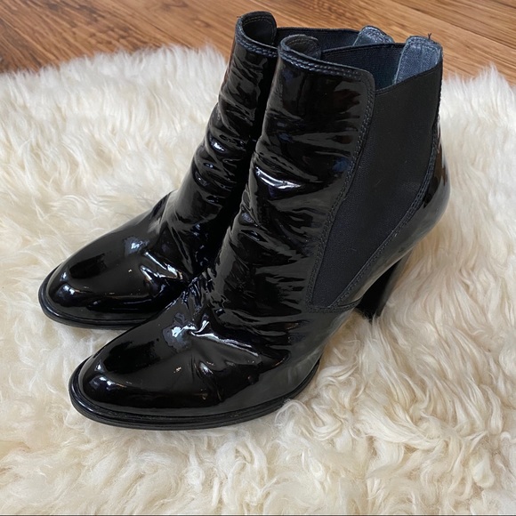 Stuart Weitzman High Shine Patent Heeled Booties Size 6.5 - Picture 9 of 15